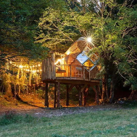 La Pomme De Pin Perchee, Romantique Pour 2 *