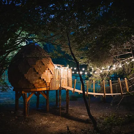 La Pomme De Pin Perchée, Romantique Pour 2 Hébergement de vacances