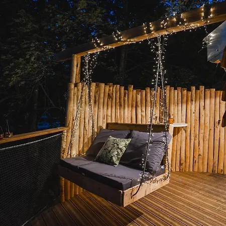 Hébergement de vacances La Pomme De Pin Perchée, Romantique Pour 2 *