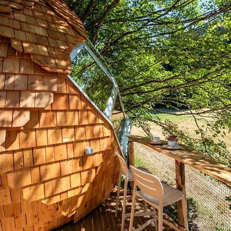 La Pomme De Pin Perchee, Romantique Pour 2 * Autrans