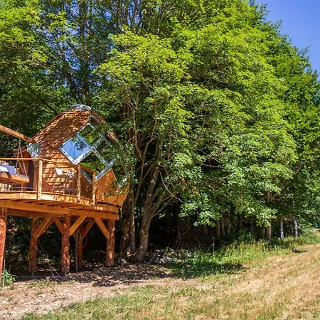 La Pomme De Pin Perchée, Romantique Pour 2 Hébergement de vacances *